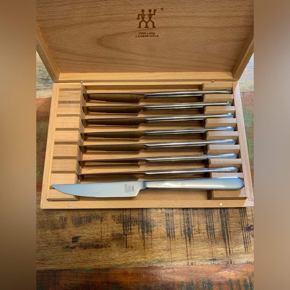 New J.A. HENCKELS STEAK KNIFE SET WOOD BOX 8 Knives Steel Kitchen Gift Groom